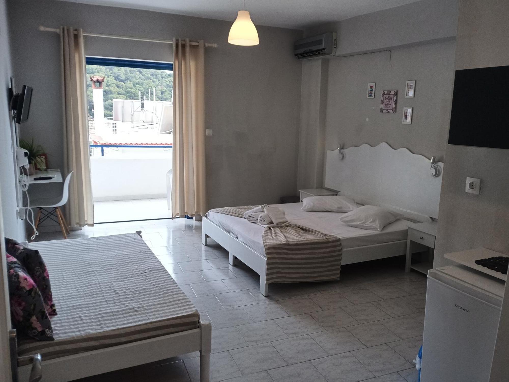 Blue & White Askeli Studios Poros Town 外观 照片